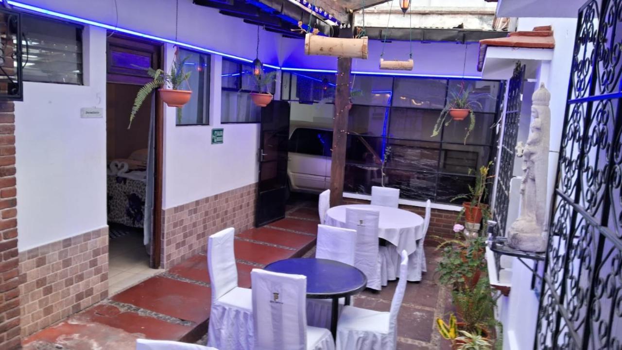 Hotel Kamelot Parque Central Quetzaltenango Dış mekan fotoğraf