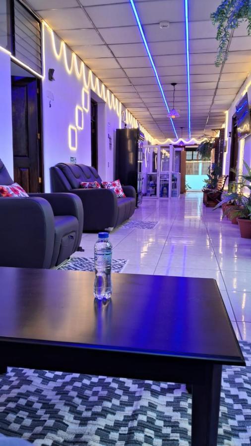 Hotel Kamelot Parque Central Quetzaltenango Dış mekan fotoğraf