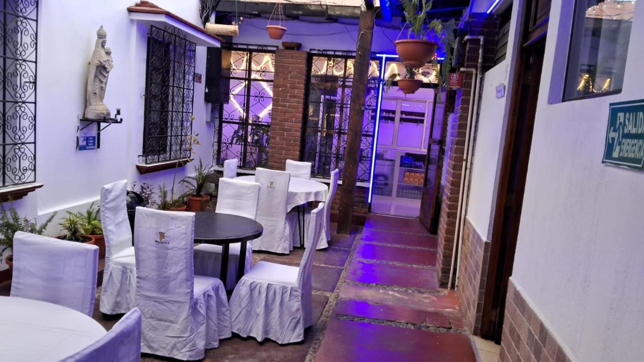 Hotel Kamelot Parque Central Quetzaltenango Dış mekan fotoğraf
