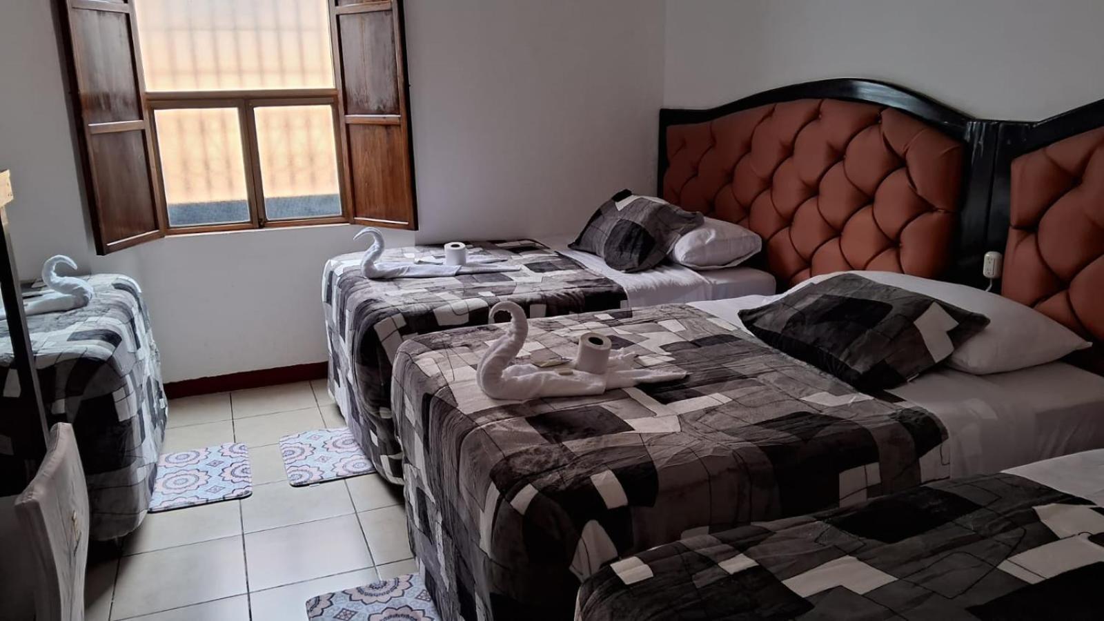 Hotel Kamelot Parque Central Quetzaltenango Dış mekan fotoğraf