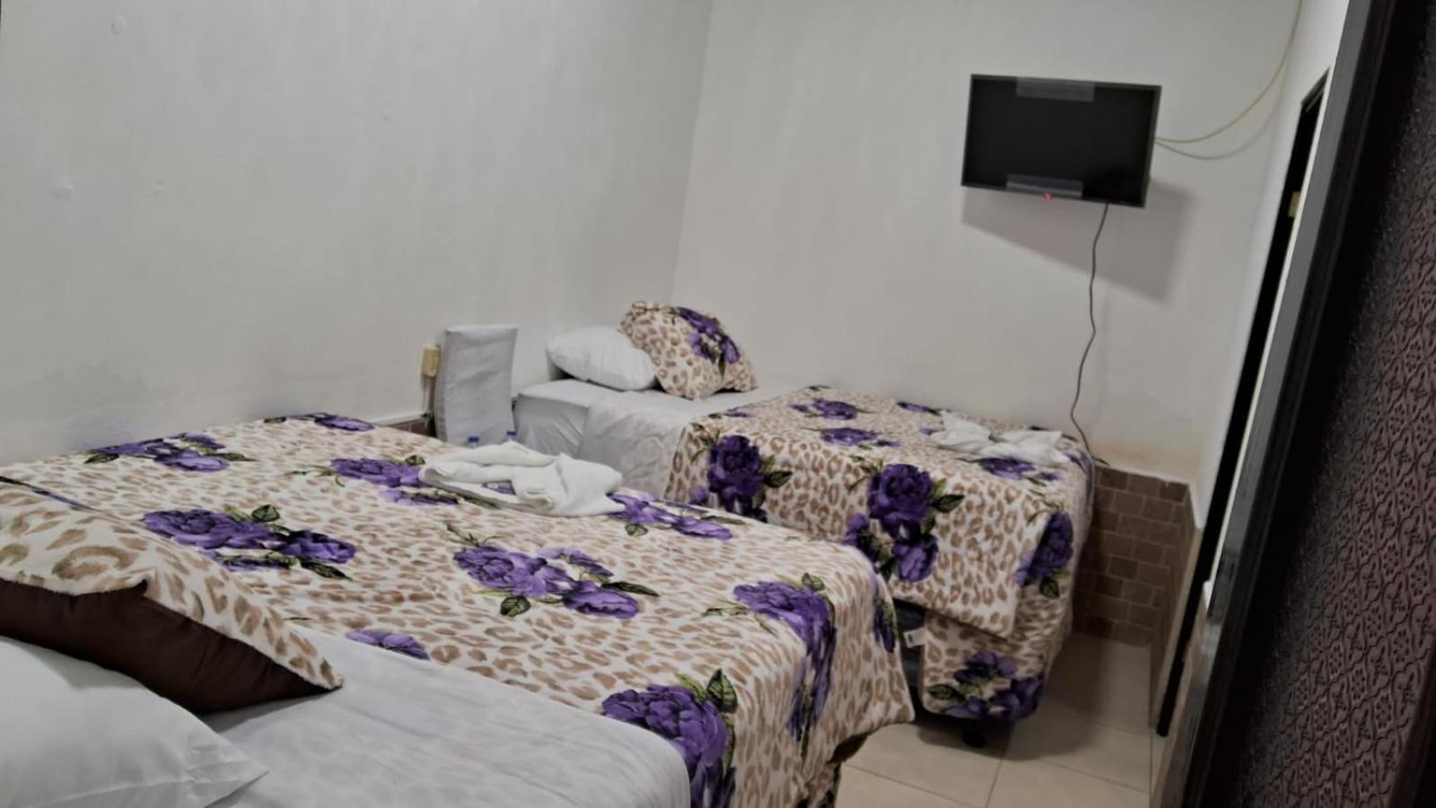 Hotel Kamelot Parque Central Quetzaltenango Dış mekan fotoğraf