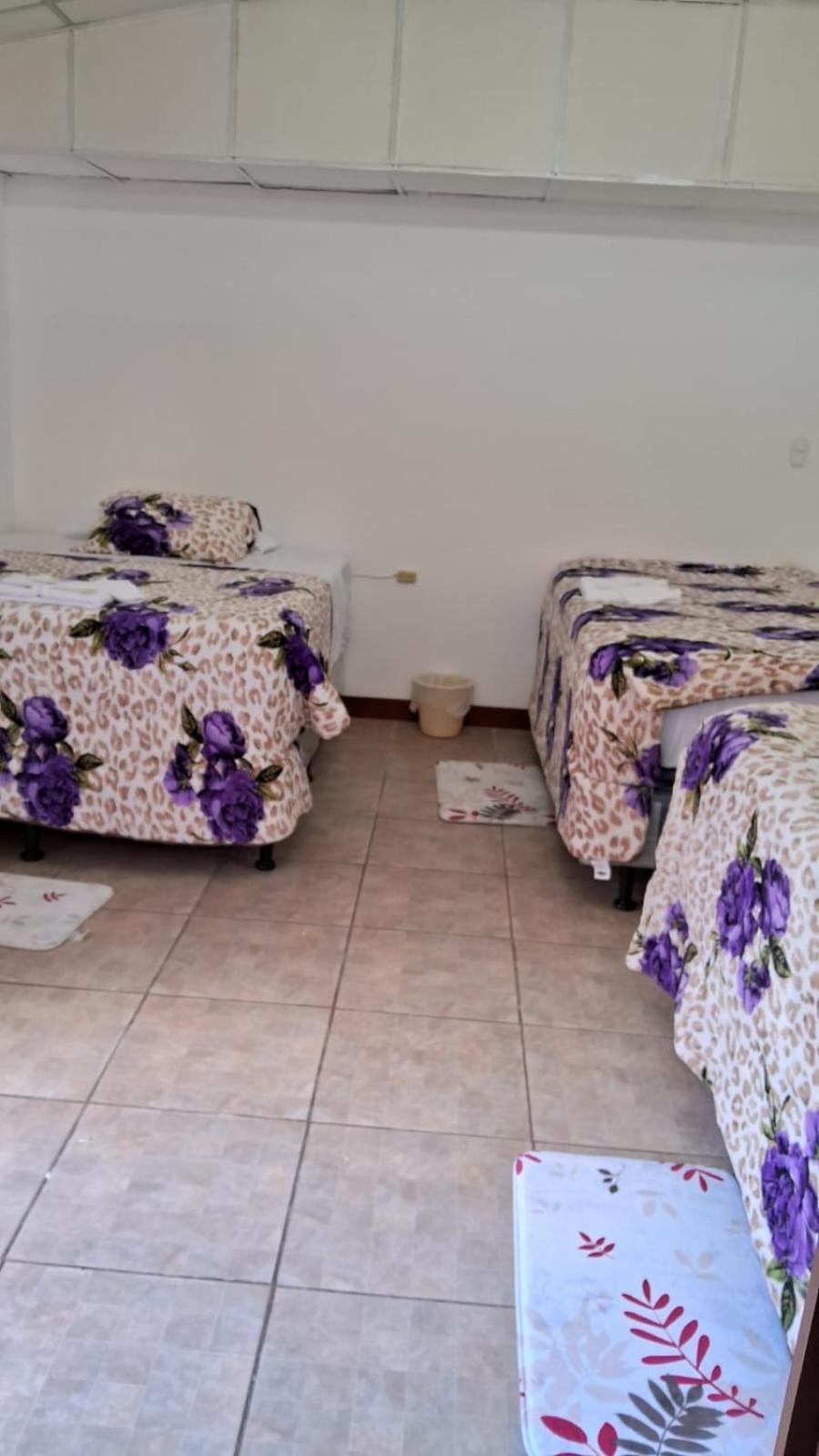 Hotel Kamelot Parque Central Quetzaltenango Dış mekan fotoğraf