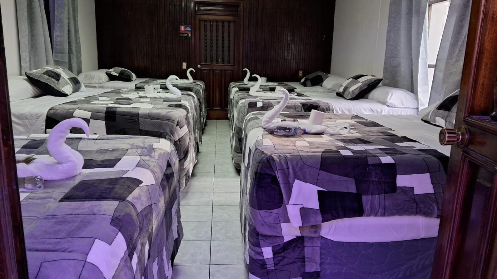 Hotel Kamelot Parque Central Quetzaltenango Dış mekan fotoğraf