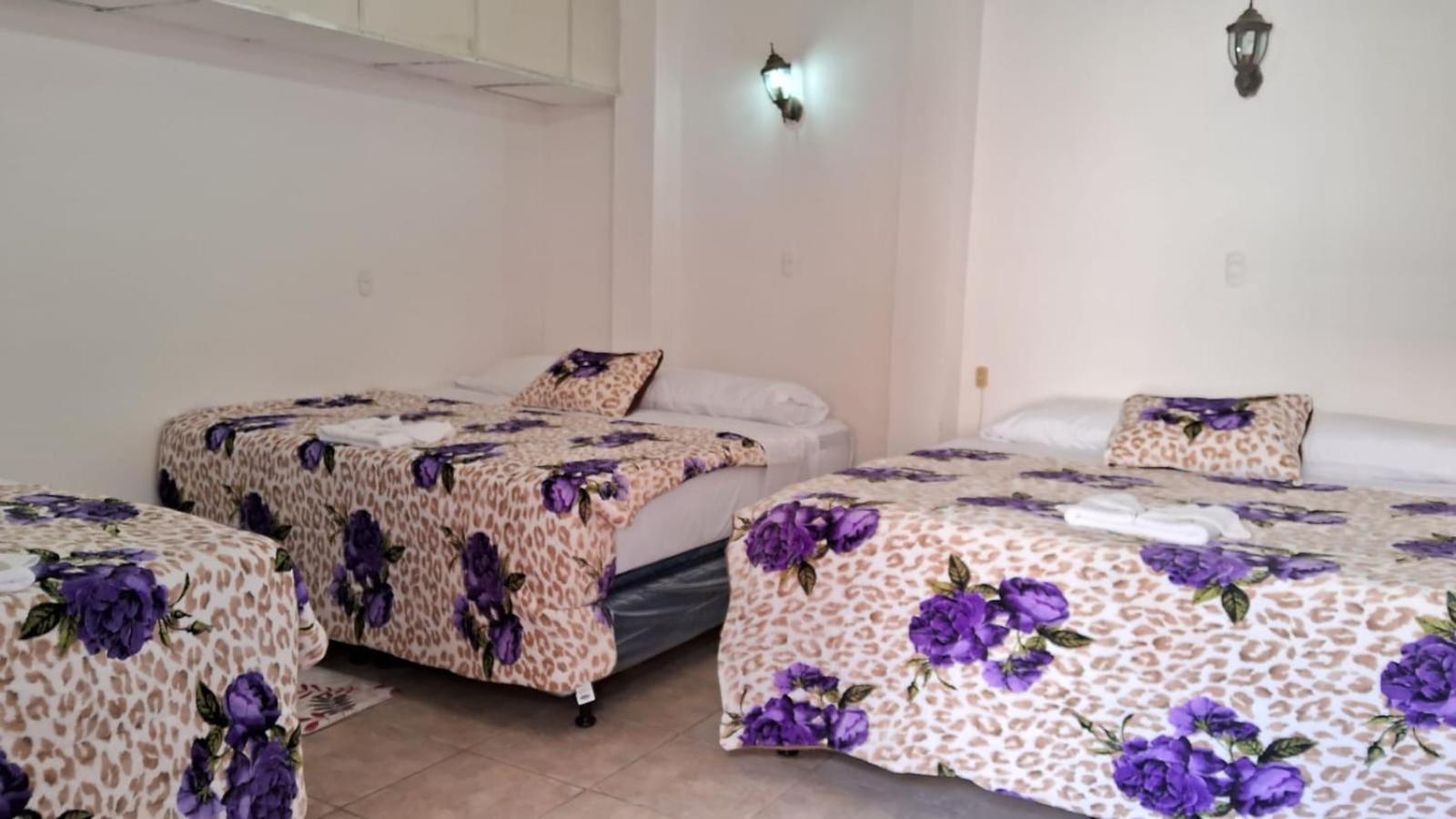 Hotel Kamelot Parque Central Quetzaltenango Dış mekan fotoğraf