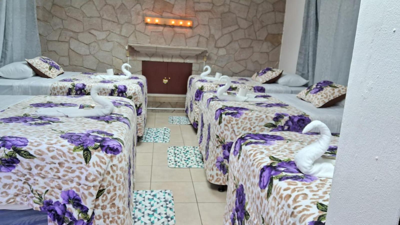 Hotel Kamelot Parque Central Quetzaltenango Dış mekan fotoğraf